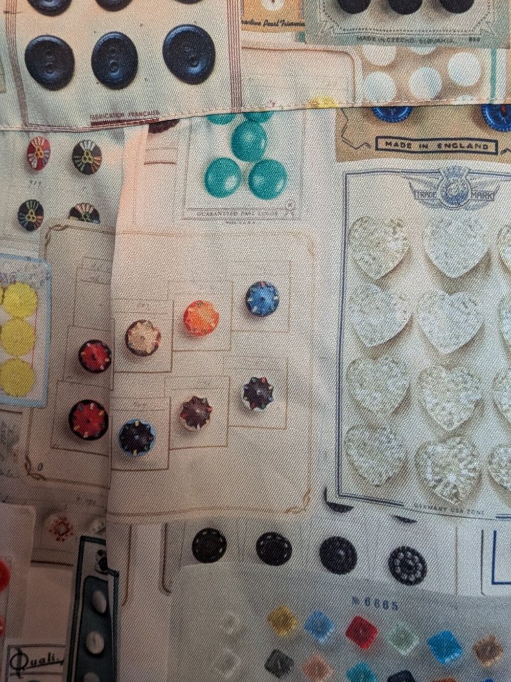 Vilagallo Vintage Buttons Print Button Down Large - Picture 10 of 10